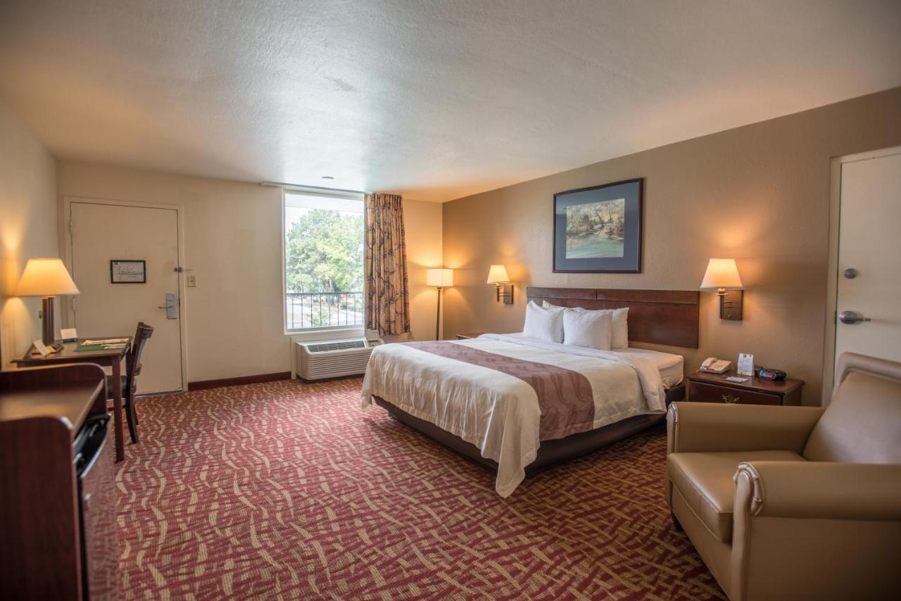 Quality Inn At Town Center Бофорт Экстерьер фото