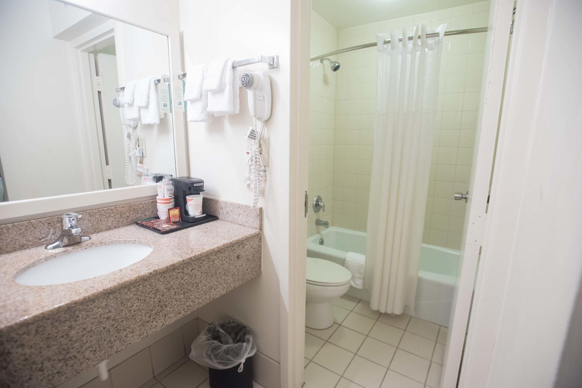Quality Inn At Town Center Бофорт Экстерьер фото