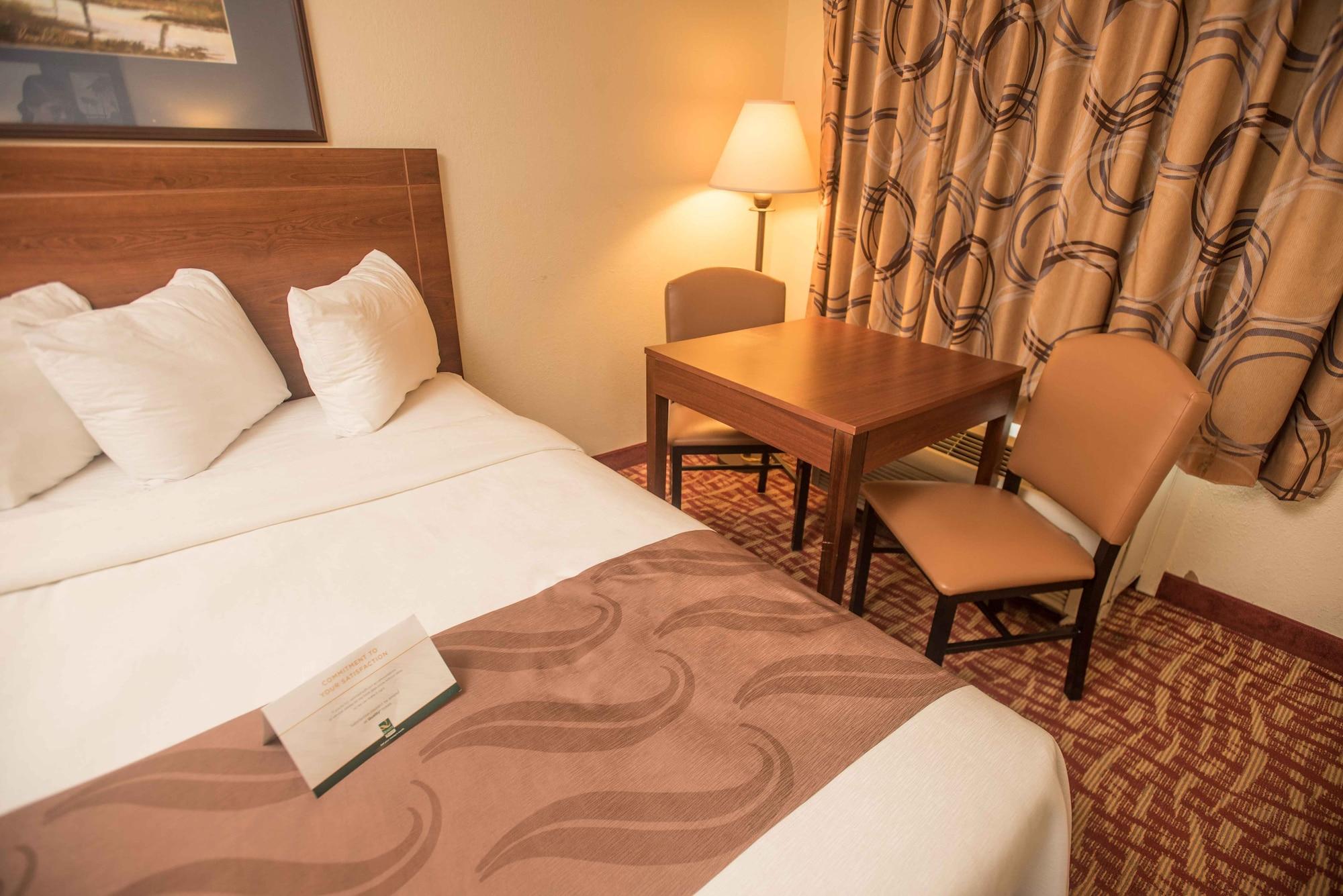 Quality Inn At Town Center Бофорт Экстерьер фото
