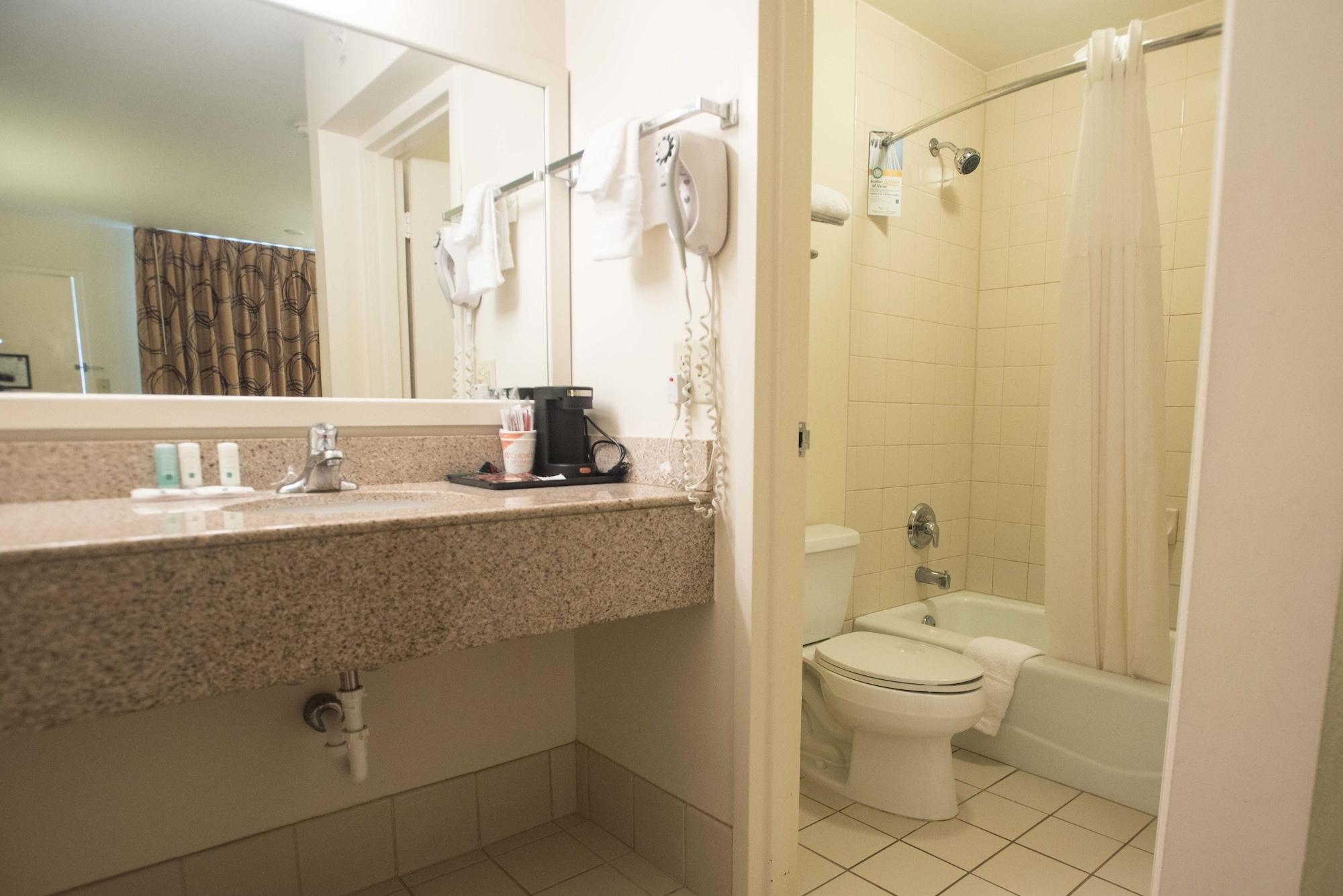 Quality Inn At Town Center Бофорт Экстерьер фото