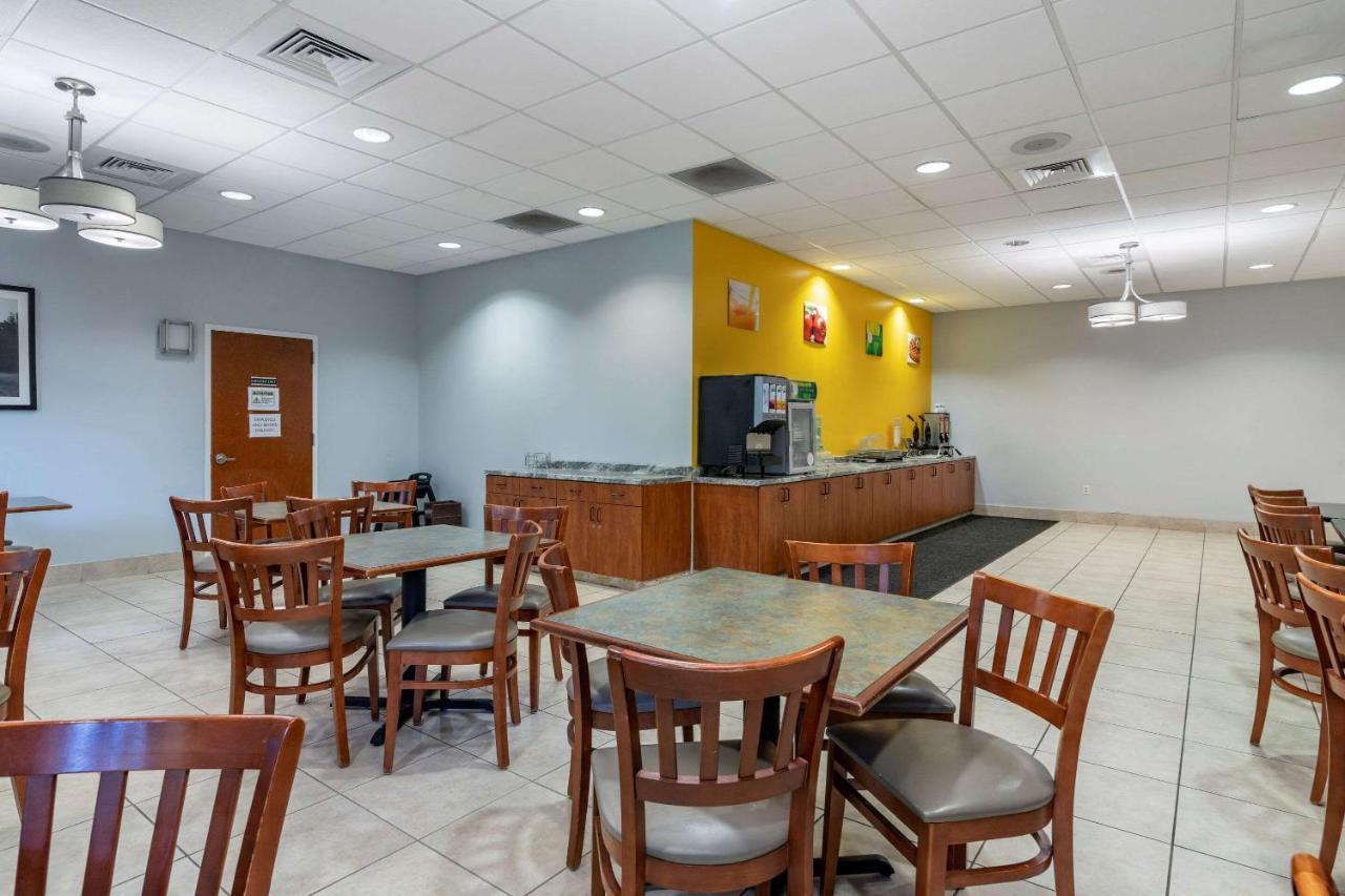Quality Inn At Town Center Бофорт Экстерьер фото