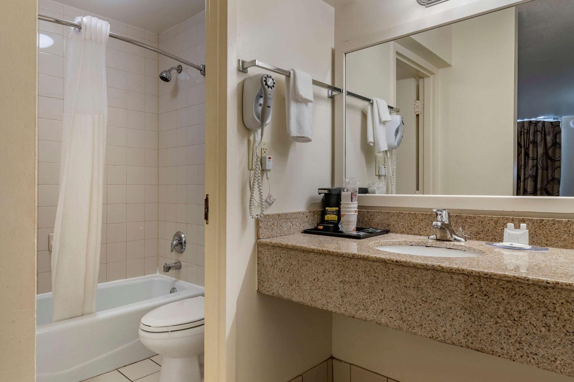 Quality Inn At Town Center Бофорт Экстерьер фото