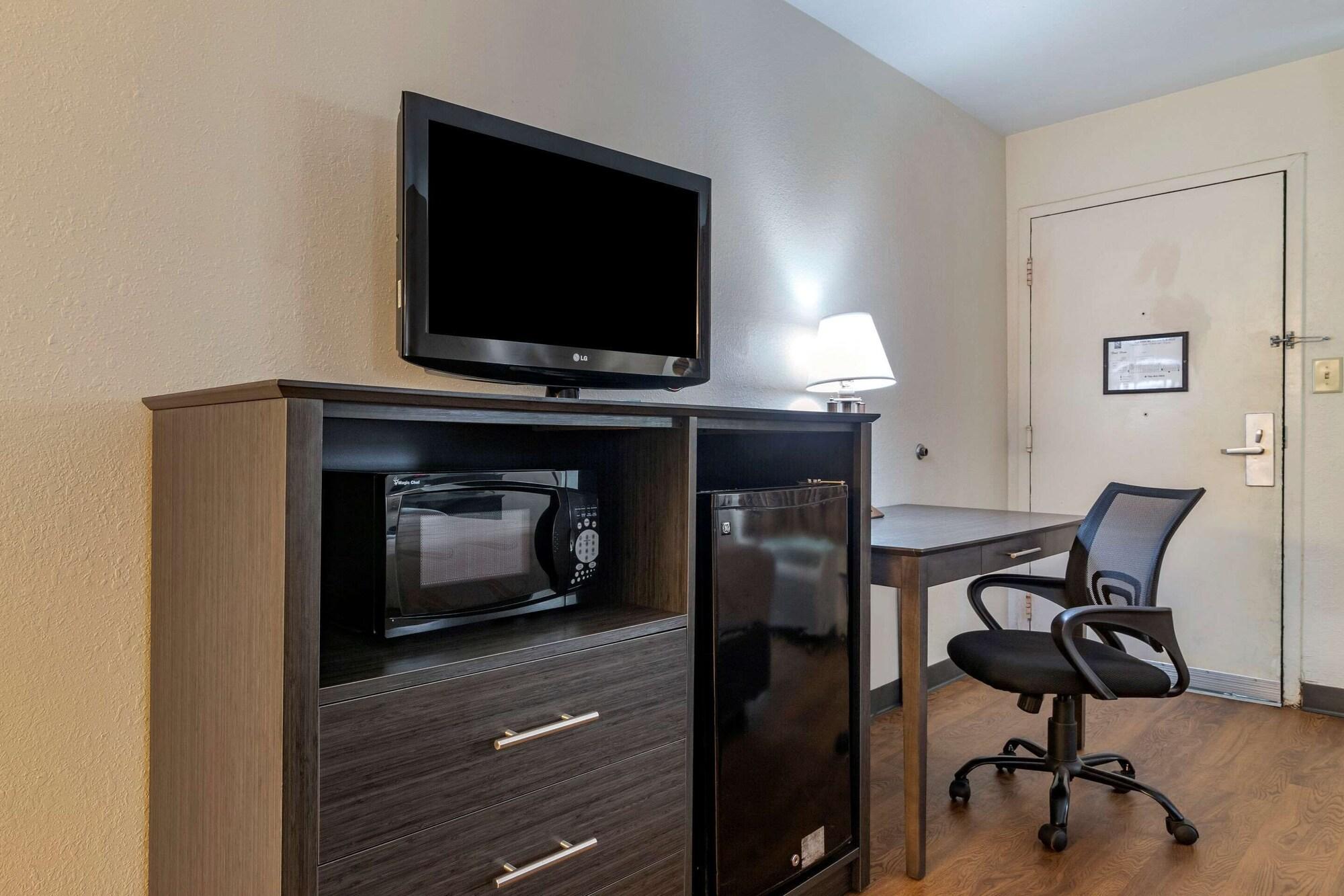 Quality Inn At Town Center Бофорт Экстерьер фото