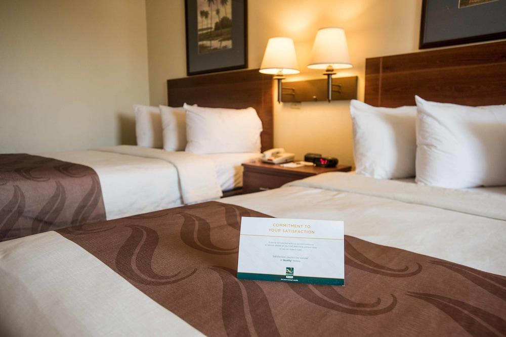 Quality Inn At Town Center Бофорт Экстерьер фото