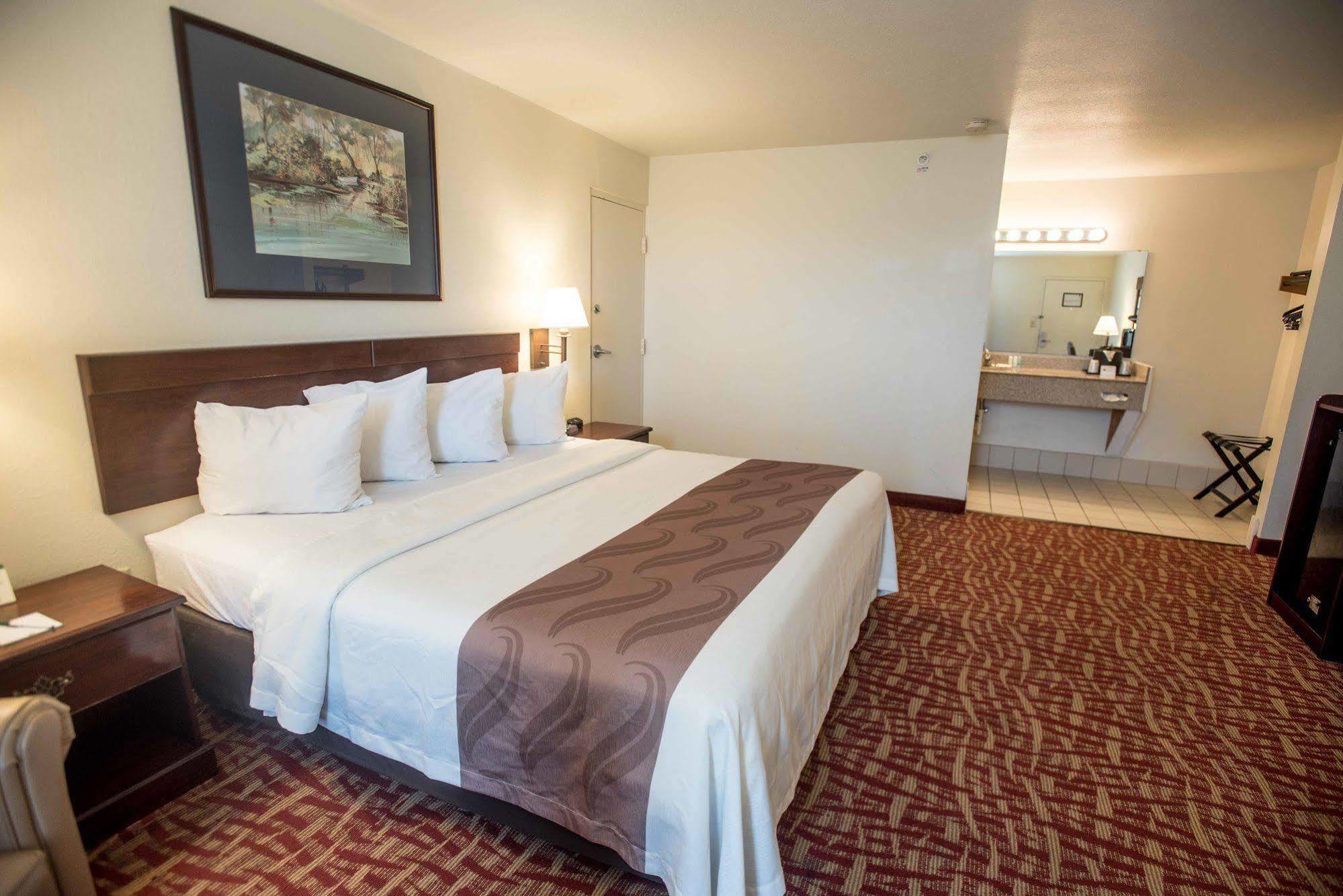 Quality Inn At Town Center Бофорт Экстерьер фото