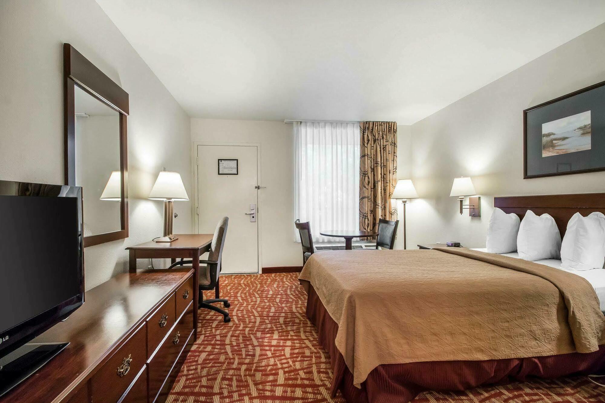 Quality Inn At Town Center Бофорт Экстерьер фото